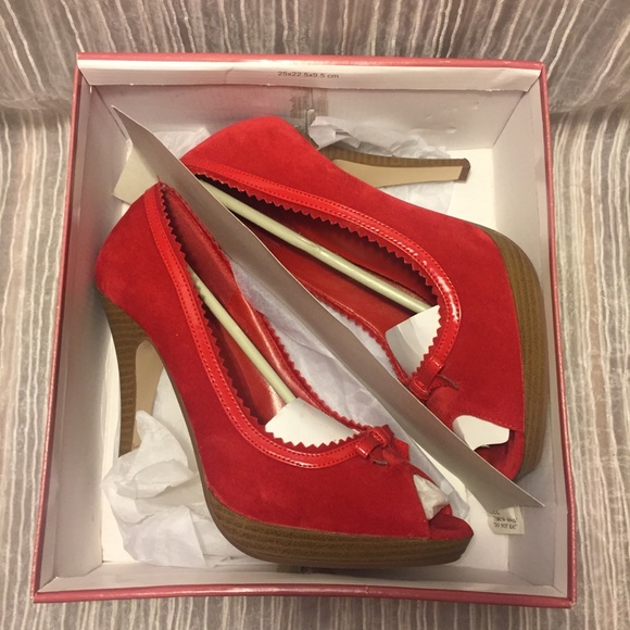 Red peep toe heels!❤️💕 - Picture 2 of 7